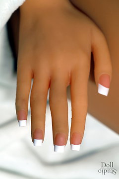 Fingernägel mit Pink French Manicure